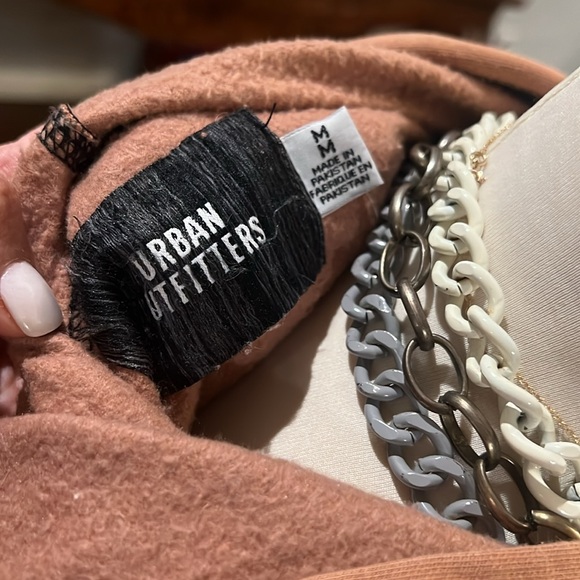 Urban Outfitters Hoodie 💄💋 - Picture 9 of 11